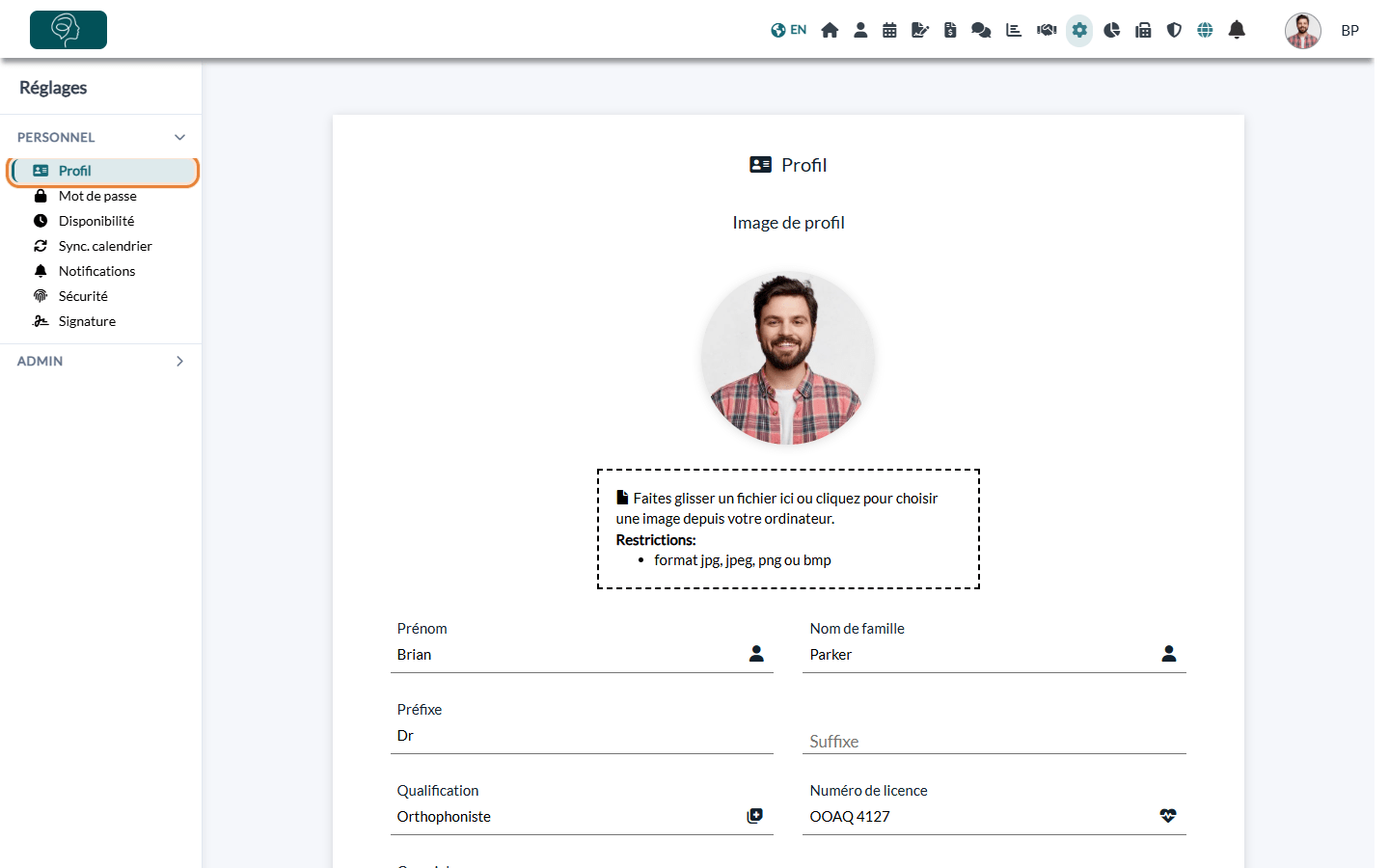 Page Profil des réglages avec l'image de profil et les champs du nom
