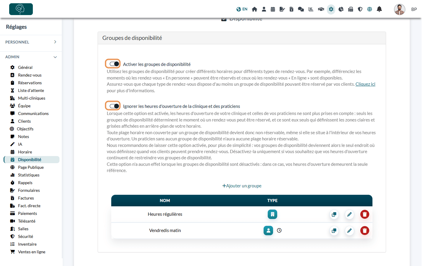Options Activer les groupes de disponibilité et Ignorer les heures d'ouverture dans Réglages > Disponibilité
