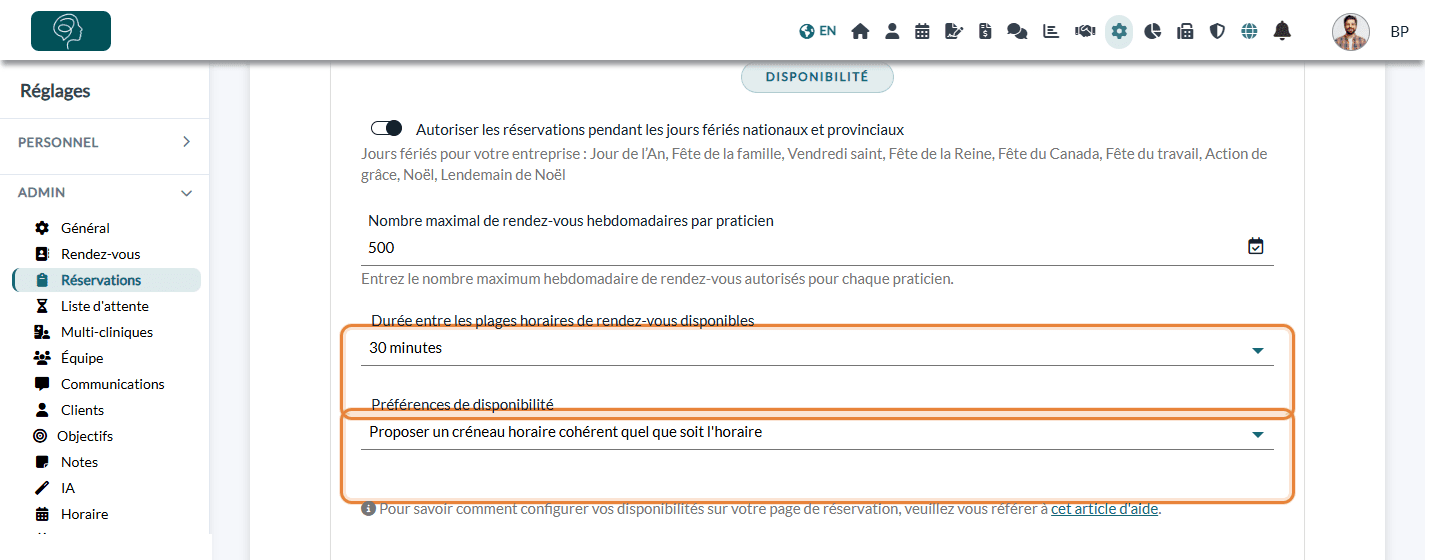 Durée entre les plages horaires et Préférences de disponibilité dans Réglages > Réservations