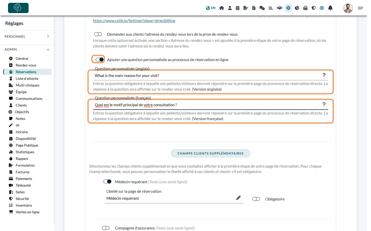 Question personnalisée en anglais et en français dans Réglages > Réservations > Informations client