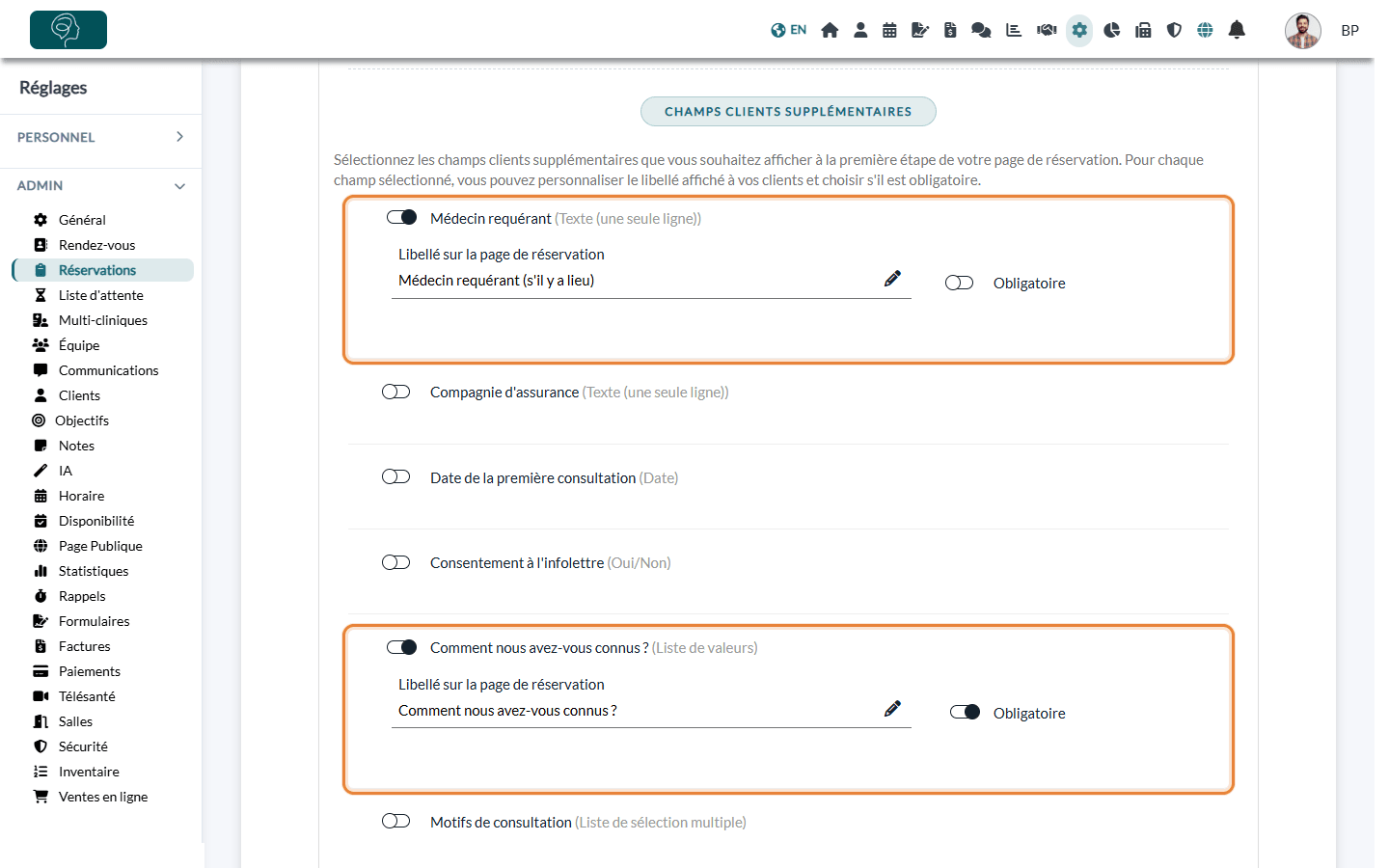 Champs clients supplémentaires avec leur libellé sur la page de réservation et l'option Obligatoire