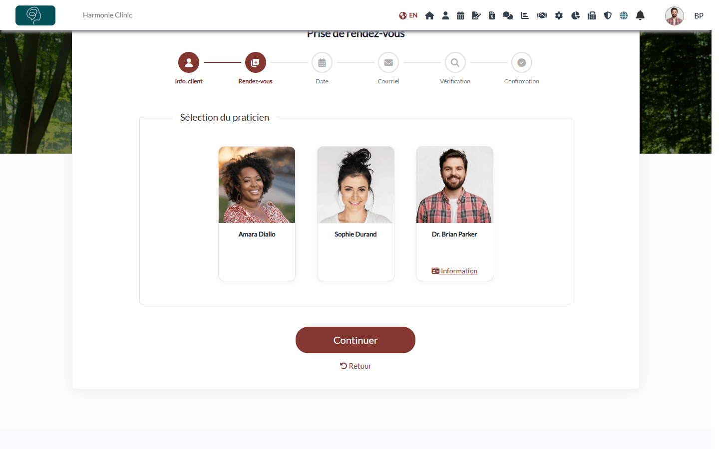 Étape Sélection du praticien de la page de réservation