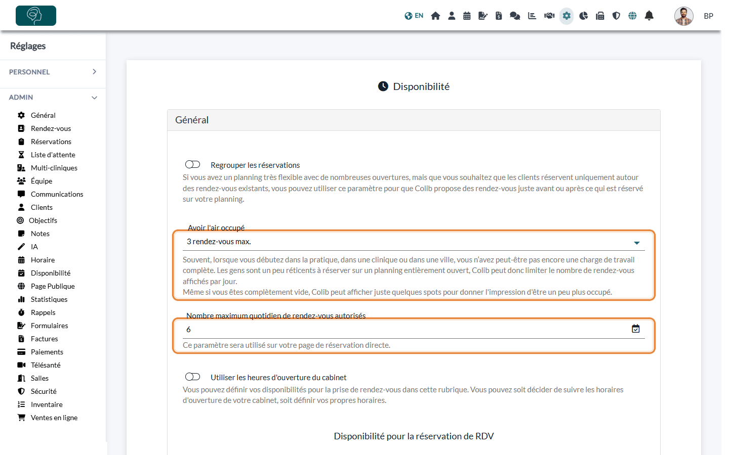 Regrouper les réservations, Avoir l'air occupé et Nombre maximum quotidien de rendez-vous autorisés dans Réglages > Personnel > Disponibilité