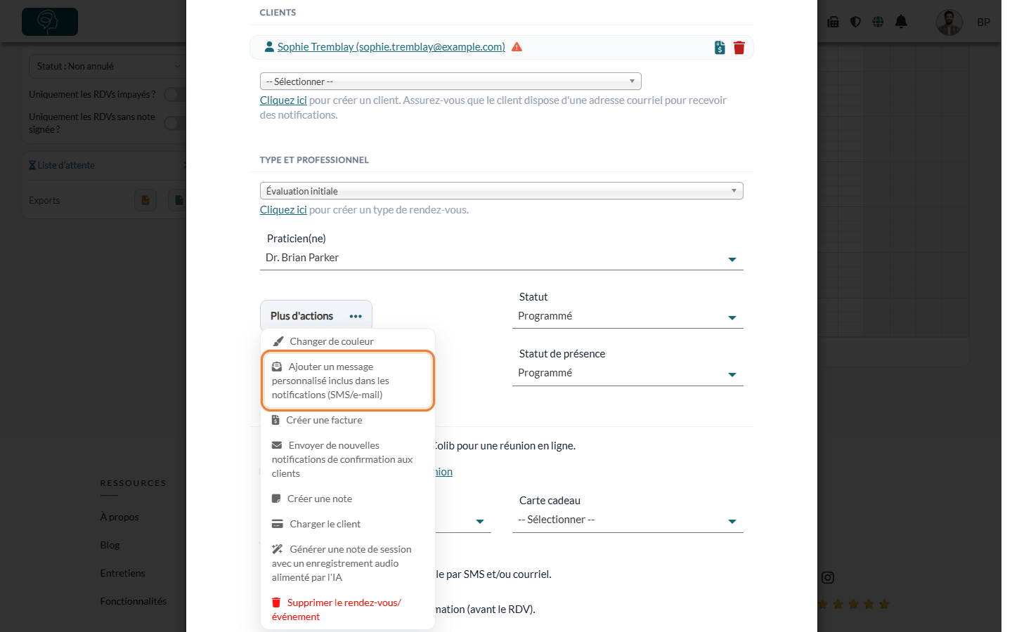 Menu Plus d'actions d'un rendez-vous avec l'option Ajouter un message personnalisé inclus dans les notifications