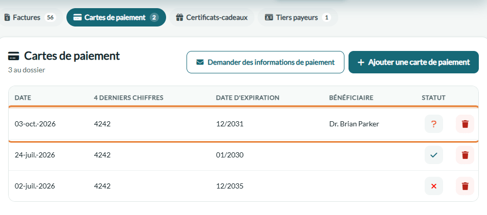 Liste des cartes de paiement d'un client avec la nouvelle carte mise en évidence