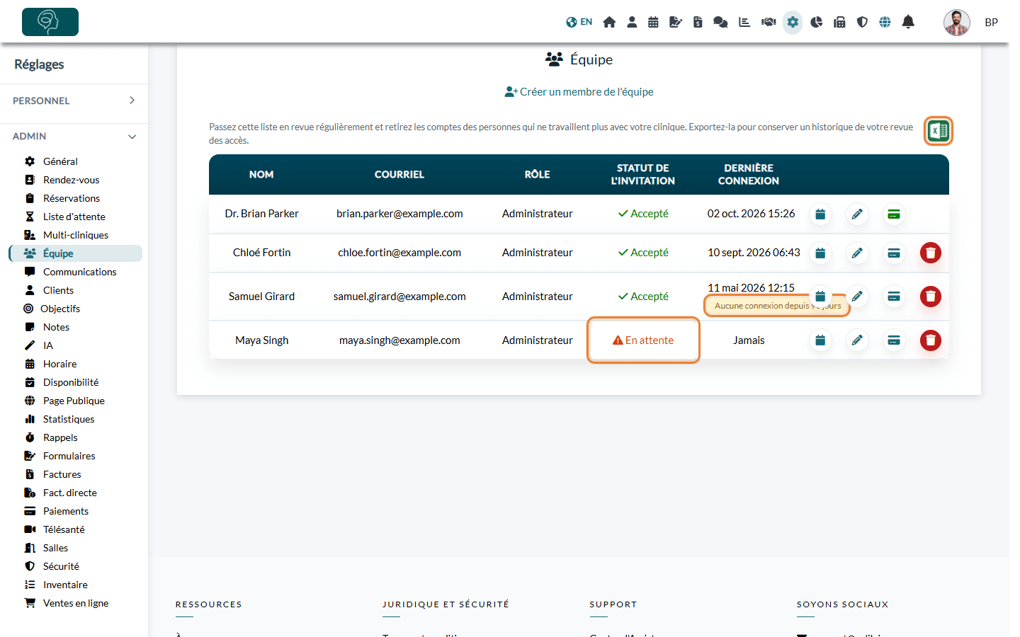 Liste de l'équipe avec une invitation En attente, une pastille Aucune connexion depuis 90 jours et l'icône d'export Excel